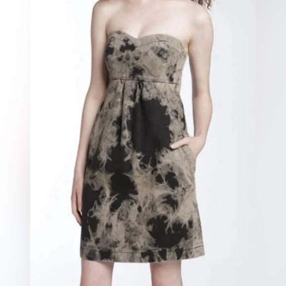 EUC Current/Elliot- The Tulip Strapless dress EUC. Size US 8 - Picture 1 of 8